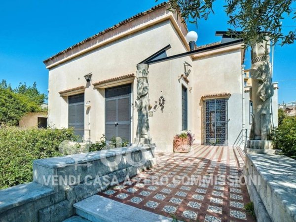 casa indipendente in vendita a Catania in zona Canalicchio