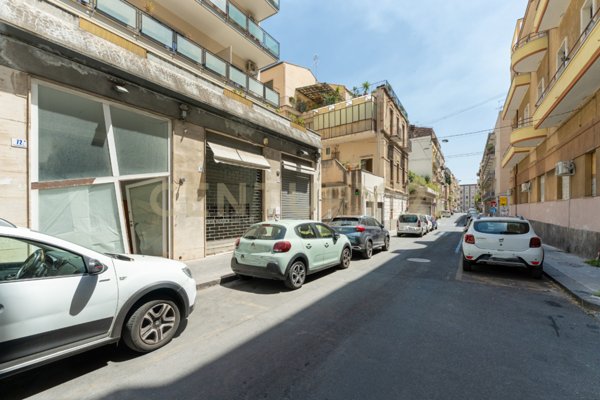 locale commerciale in vendita a Catania