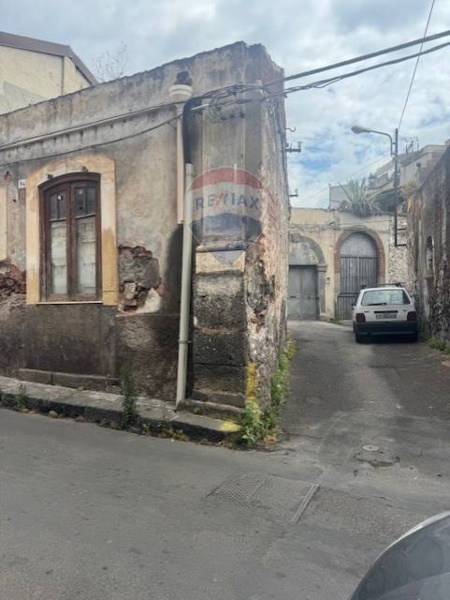 casa indipendente in vendita a Catania in zona Centro Storico