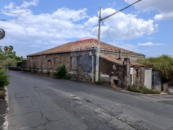 casa indipendente in vendita a Catania in zona Picanello