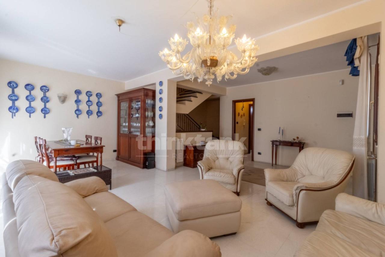 casa indipendente in vendita a Catania in zona Canalicchio