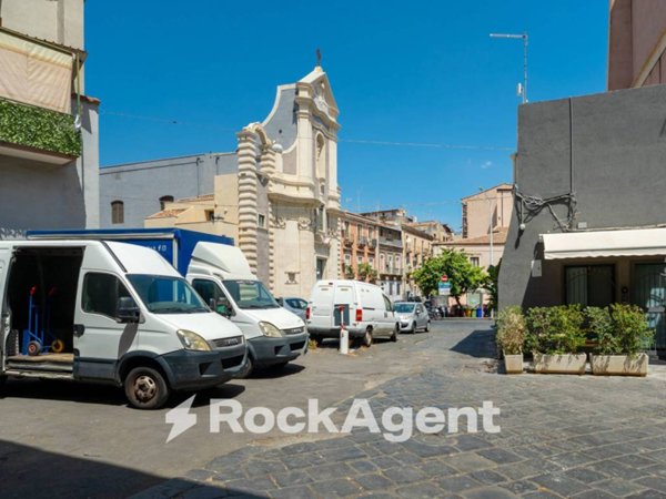 locale commerciale in vendita a Catania in zona Centro Storico