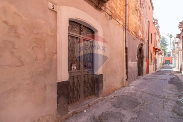 casa indipendente in vendita a Catania in zona Centro Storico