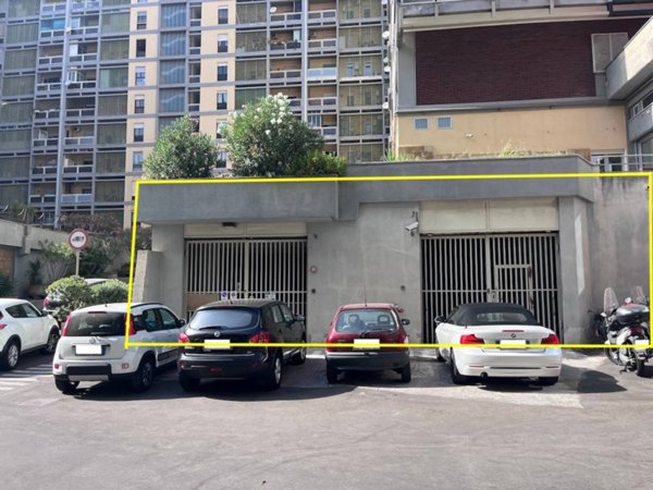 locale commerciale in vendita a Catania