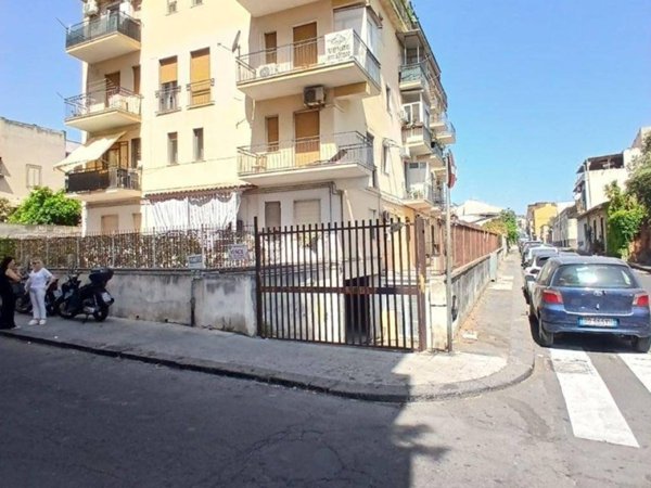 appartamento in vendita a Catania in zona Picanello