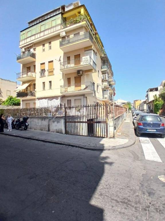 appartamento in vendita a Catania in zona Picanello