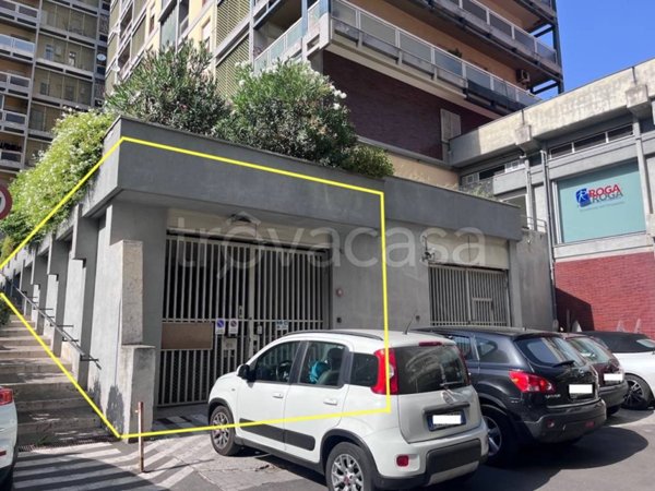 locale commerciale in vendita a Catania