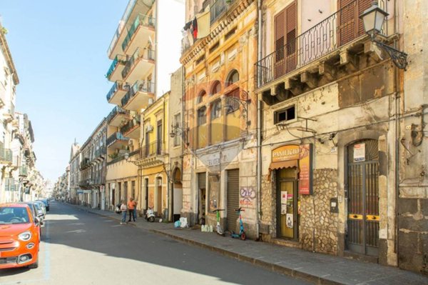 locale commerciale in vendita a Catania in zona Centro Storico