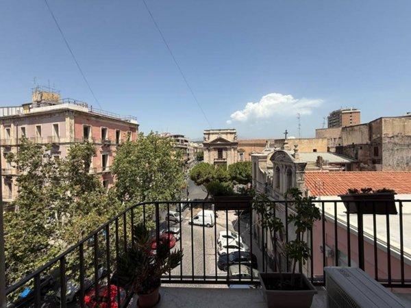 appartamento in vendita a Catania in zona Centro Storico
