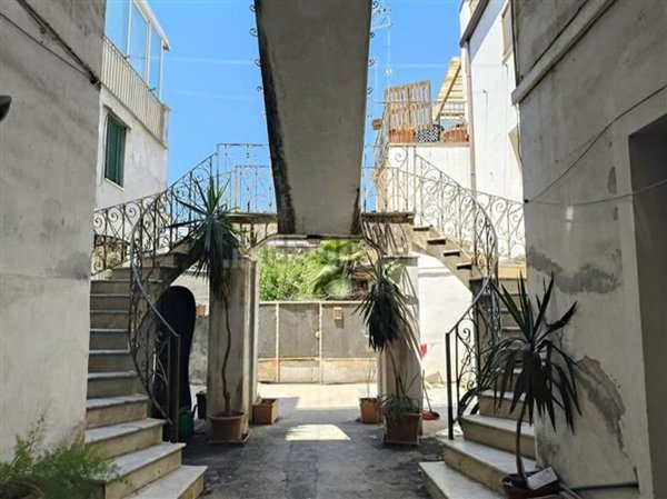 appartamento in vendita a Catania in zona Picanello