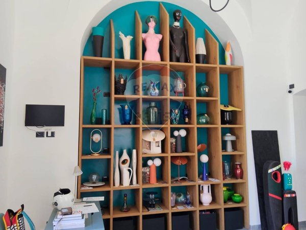 locale commerciale in vendita a Catania