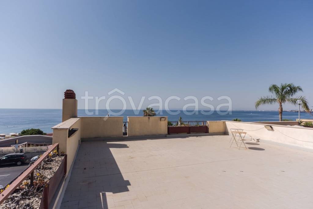 casa indipendente in vendita a Catania