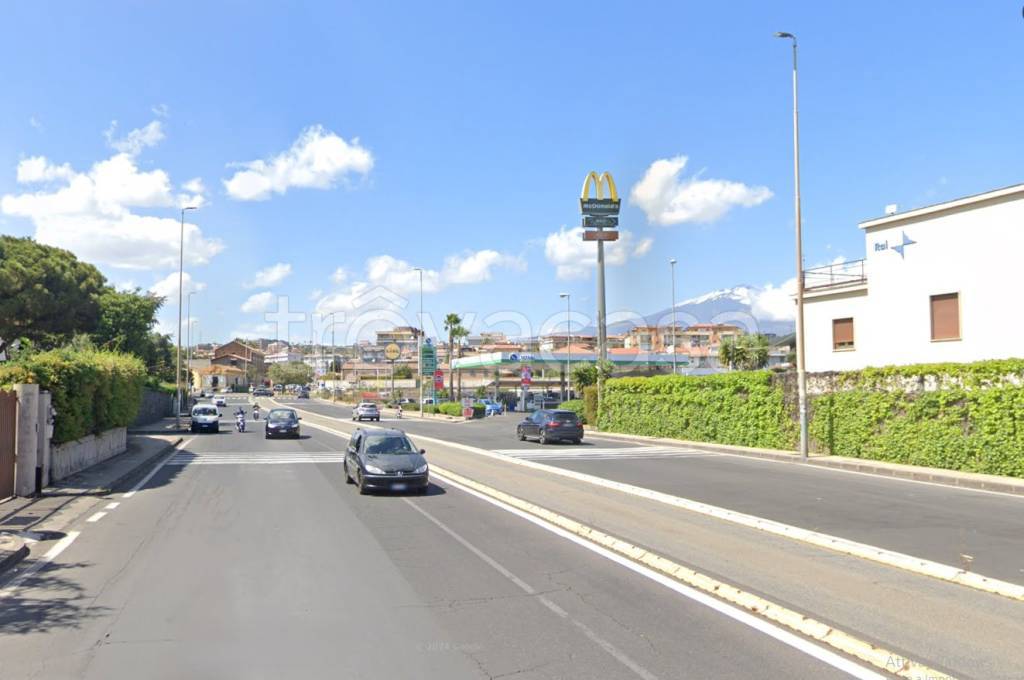 locale commerciale in vendita a Catania