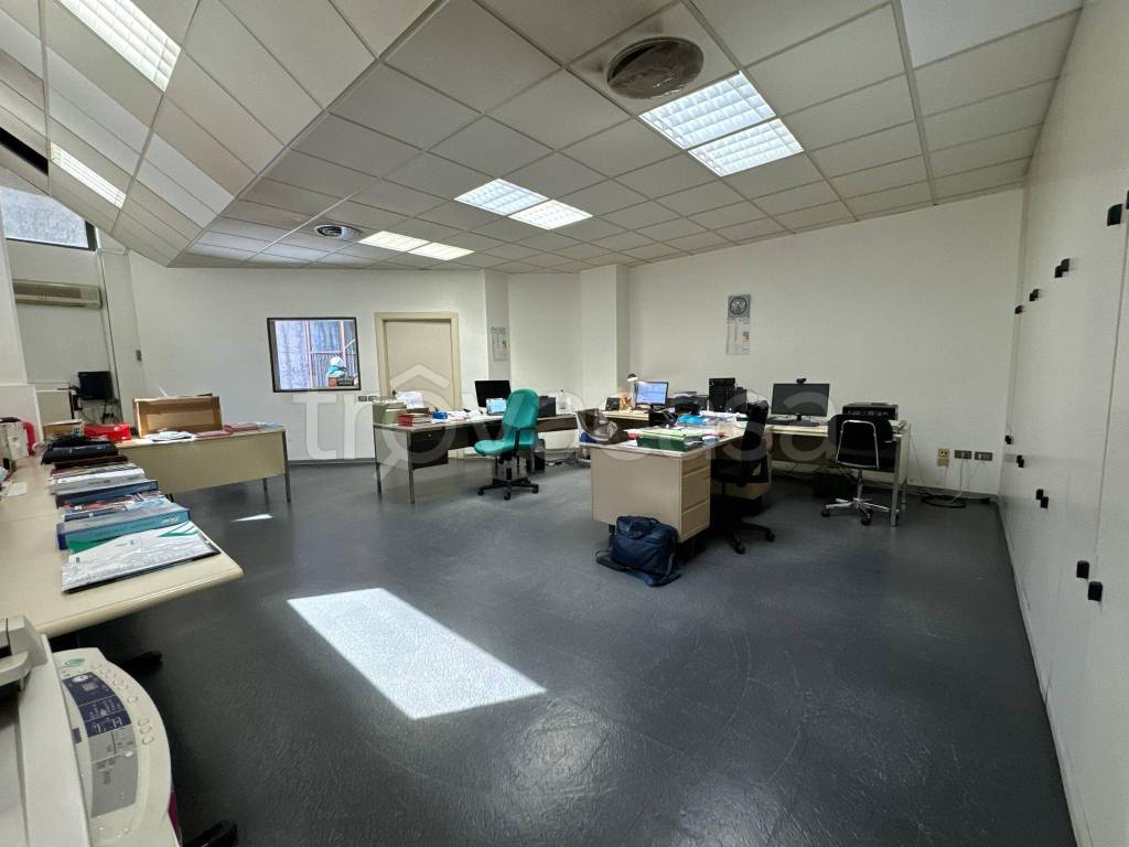 locale commerciale in vendita a Catania