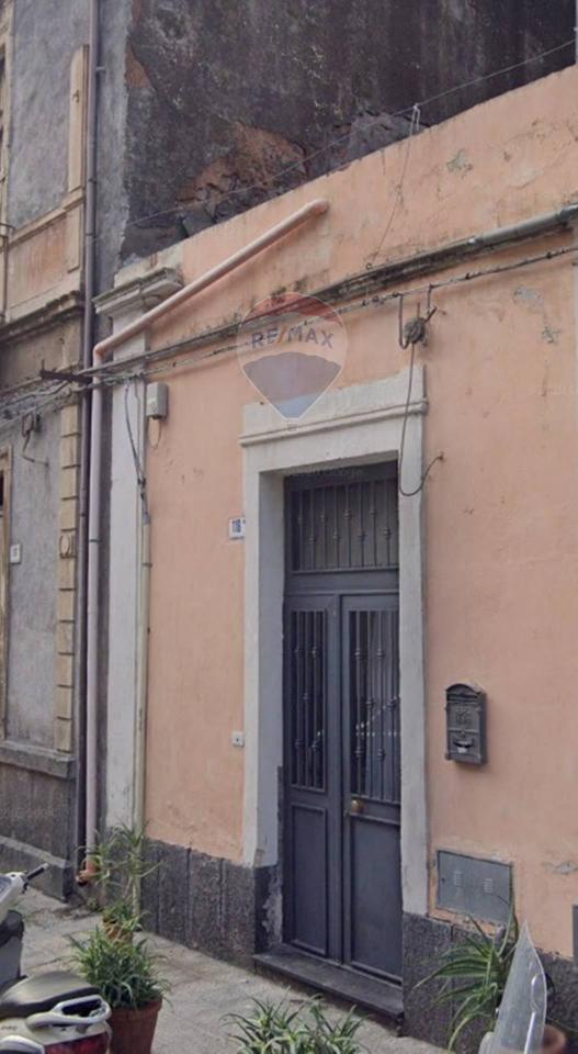 casa indipendente in vendita a Catania in zona Centro Storico
