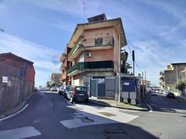 casa indipendente in vendita a Catania