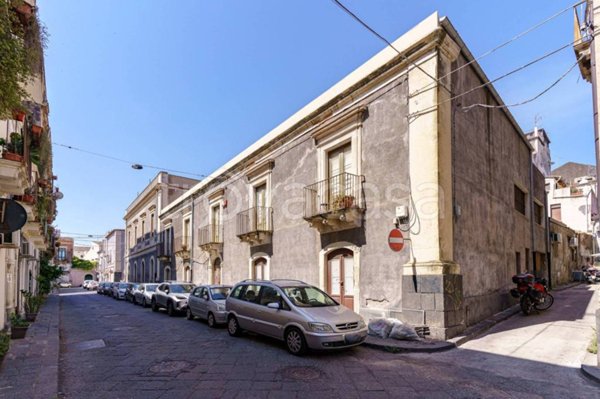 appartamento in vendita a Catania in zona Centro Storico