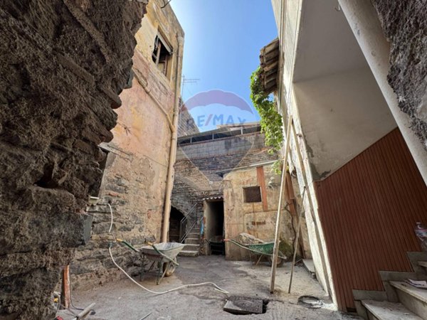 appartamento in vendita a Catania in zona Centro Storico