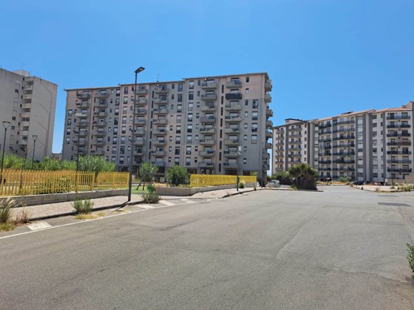 appartamento in vendita a Catania in zona Villaggio Sant'Agata