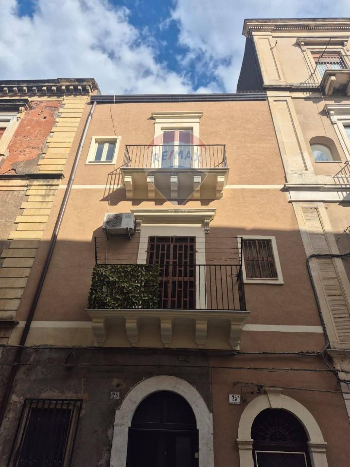 appartamento in vendita a Catania in zona Centro Storico