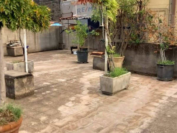 casa indipendente in vendita a Catania in zona Centro Storico
