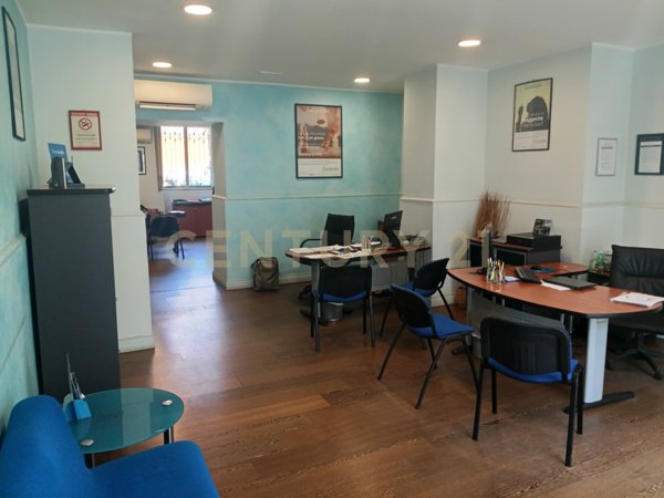 locale commerciale in vendita a Catania