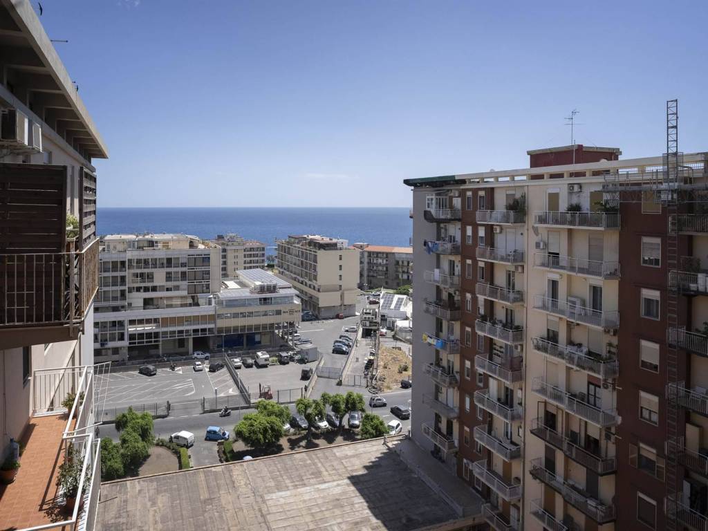 appartamento in vendita a Catania in zona Ognina