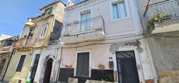 casa indipendente in vendita a Catania