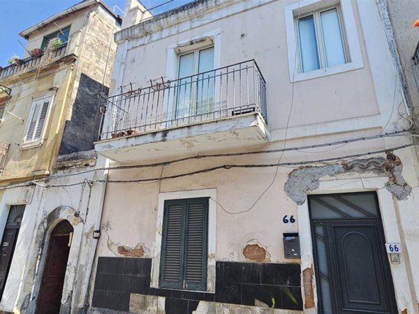 casa indipendente in vendita a Catania