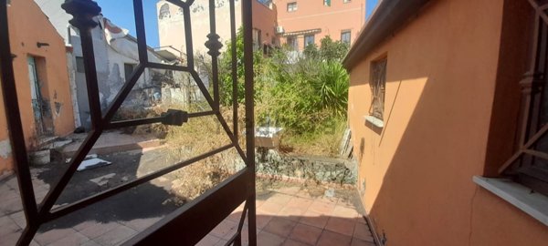 casa indipendente in vendita a Catania