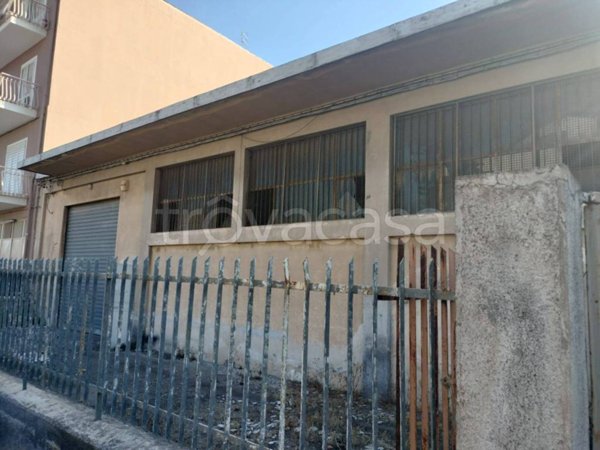 locale commerciale in vendita a Catania in zona San Giuseppe la Rena