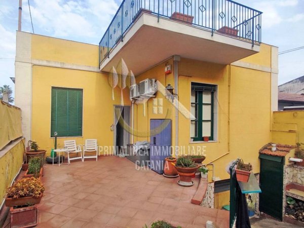 casa indipendente in vendita a Catania in zona Canalicchio