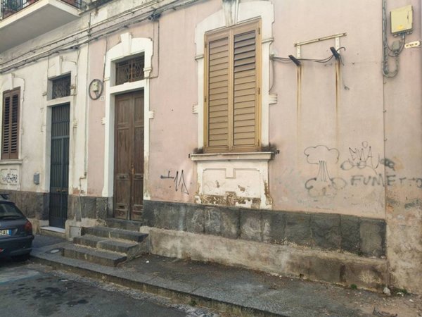 casa indipendente in vendita a Catania