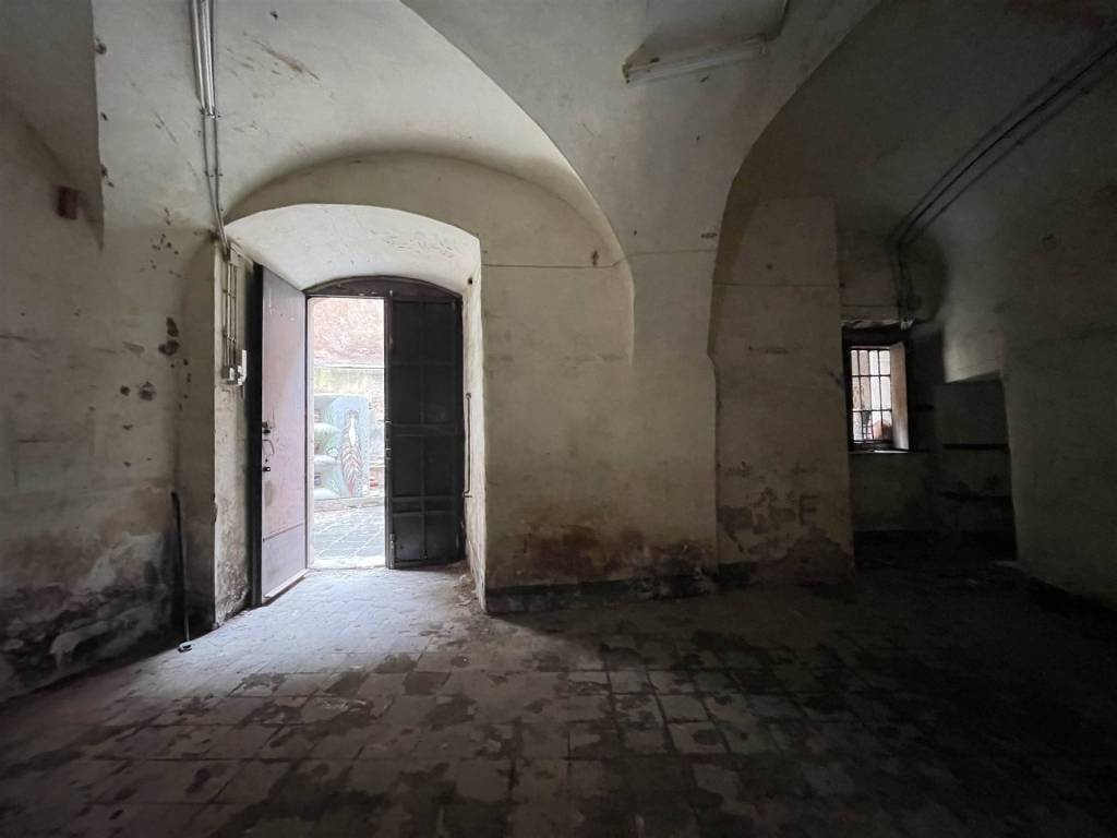 locale di sgombero in vendita a Catania in zona Centro Storico