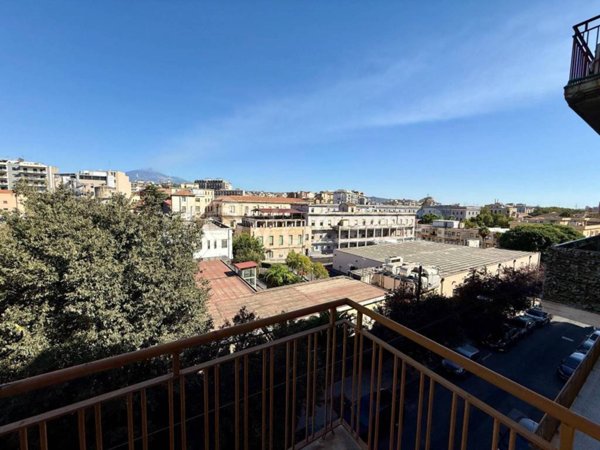 appartamento in vendita a Catania in zona Centro Storico