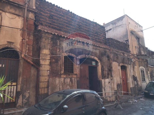 casa indipendente in vendita a Catania in zona Centro Storico
