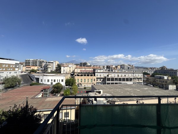 casa indipendente in vendita a Catania