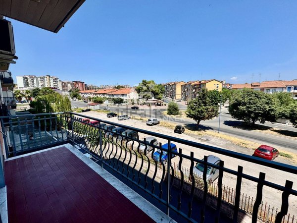 appartamento in vendita a Catania in zona Villaggio Sant'Agata