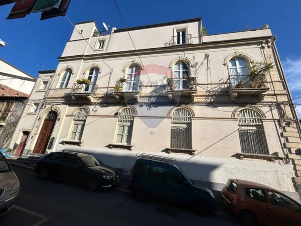 casa indipendente in vendita a Catania in zona Centro Storico