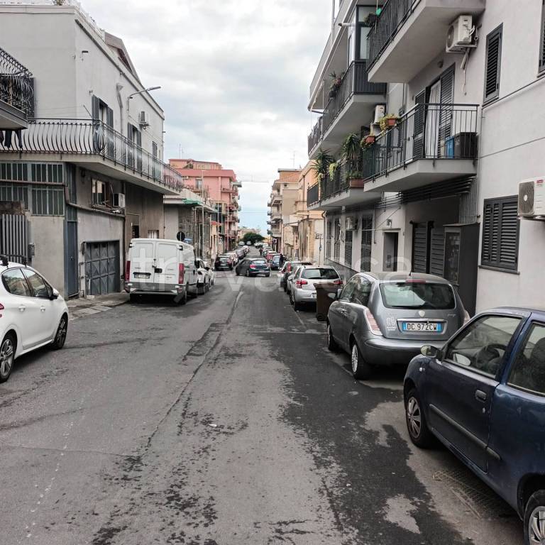 negozio in vendita a Catania in zona Picanello