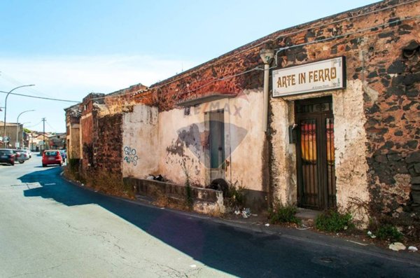 negozio in vendita a Catania in zona Centro Storico