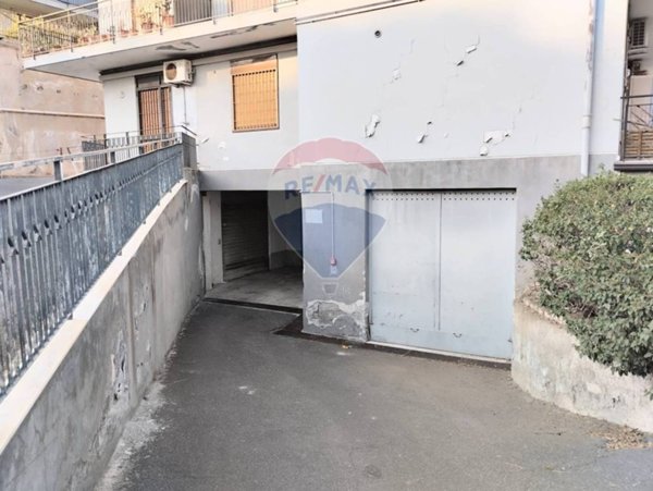 locale di sgombero in vendita a Catania