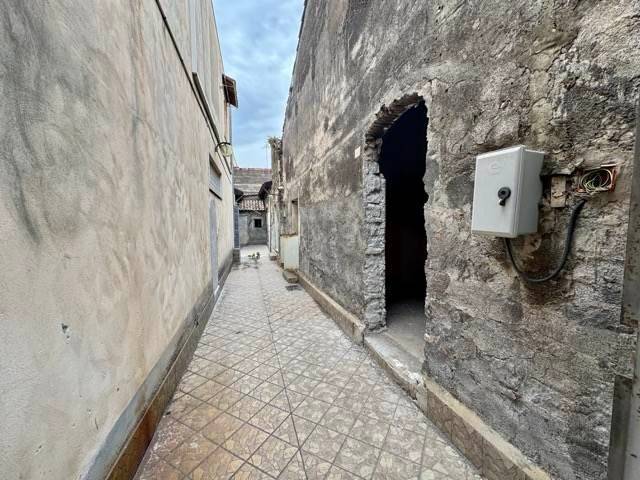 casa indipendente in vendita a Catania in zona Picanello