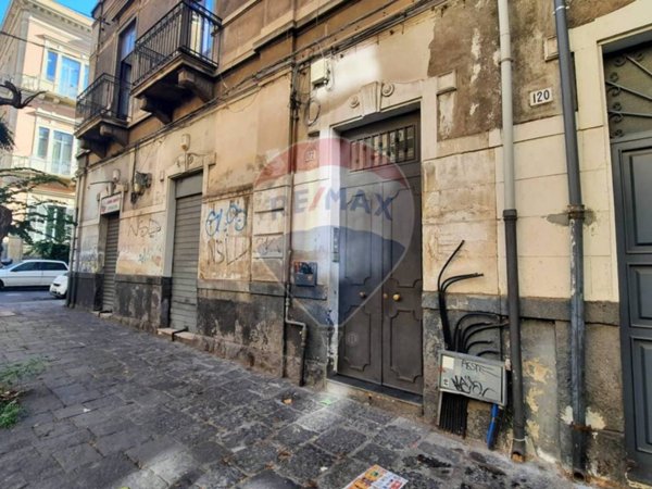 locale commerciale in vendita a Catania
