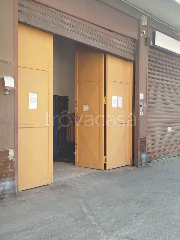 locale commerciale in vendita a Catania