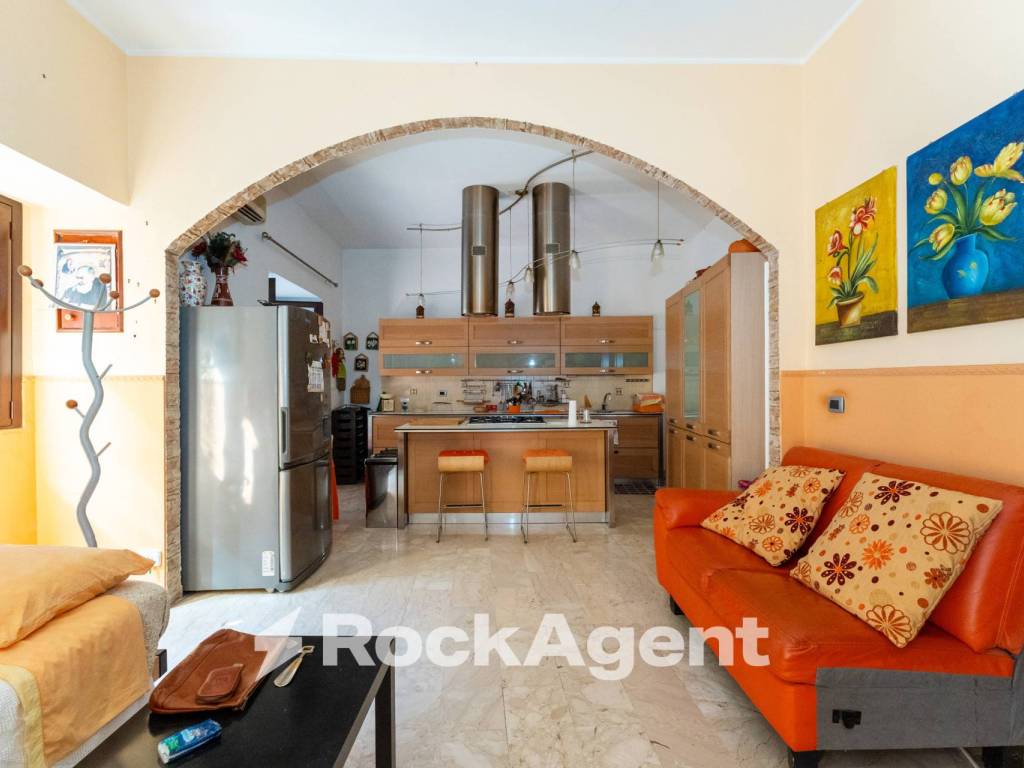 casa indipendente in vendita a Catania in zona Centro Storico