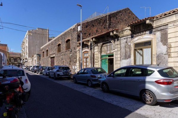casa indipendente in vendita a Catania