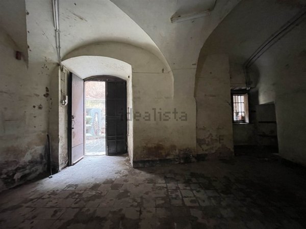 locale di sgombero in vendita a Catania in zona Centro Storico