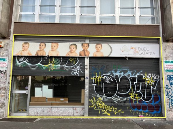 locale commerciale in vendita a Catania in zona Centro Storico