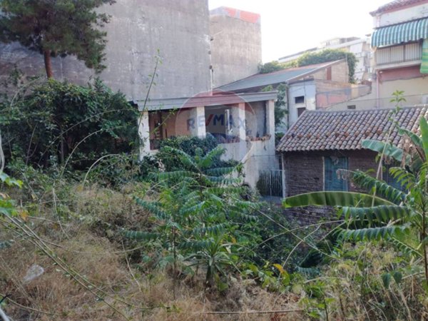 casa indipendente in vendita a Catania in zona Centro Storico